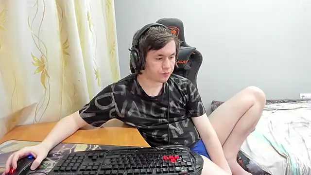 iliaskrislove online show from 7, 4, 2026