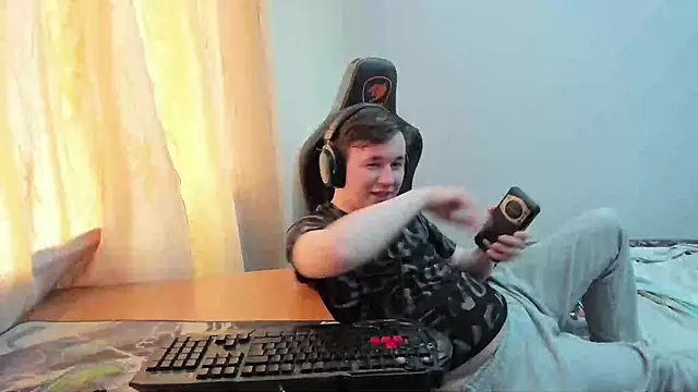 iliaskrislove online show from 12, 6, 2026