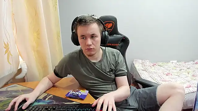 iliaskrislove online show from 4, 12, 2025