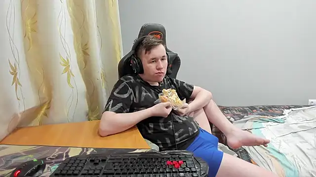 iliaskrislove online show from 30, 4, 2026