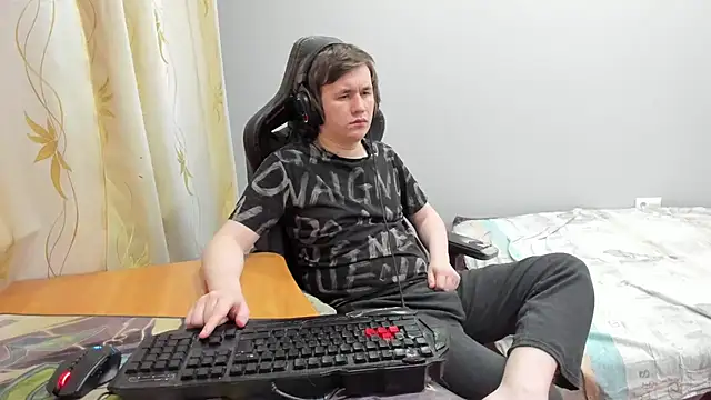 iliaskrislove online show from 1, 4, 2026