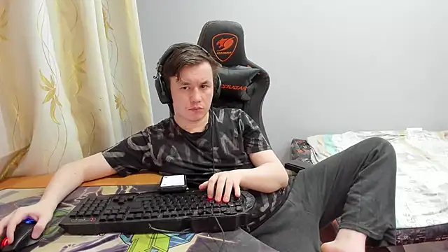 iliaskrislove online show from 4, 7, 2026