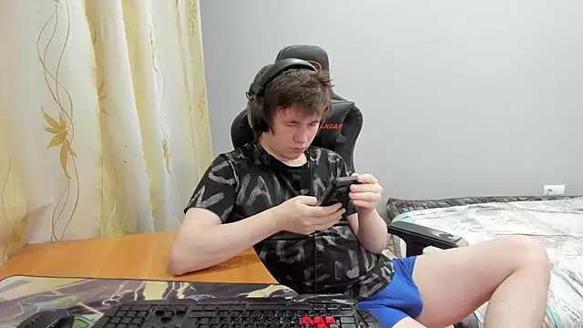 iliaskrislove online show from 3, 4, 2026