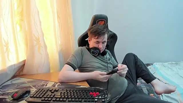iliaskrislove online show from 6, 6, 2026