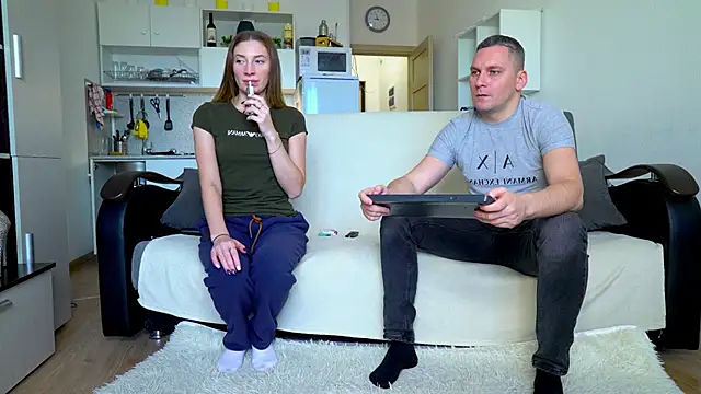 Snapshot of littlesweettifany chatting on 15, 11, 2025 littlesweettifany online show from 15, 11, 2025