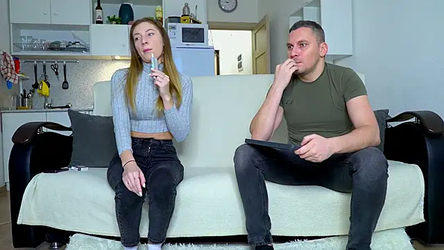 littlesweettifany online show from 4, 12, 2025