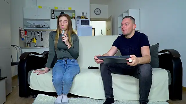 Snapshot of littlesweettifany chatting on 13, 11, 2025 littlesweettifany online show from 13, 11, 2025