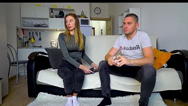 Snapshot of littlesweettifany chatting on 16, 10, 2025 littlesweettifany online show from 16, 10, 2025