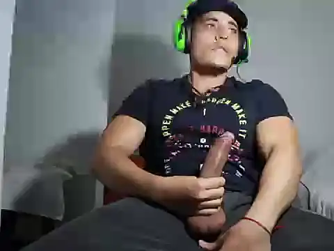 Snapshot of SeanToro chatting on 12, 10, 2025 SeanToro online show from 12, 10, 2025