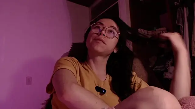 emily pearl  online show from 28, 10, 2025