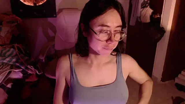 emily pearl  online show from 19, 12, 2025