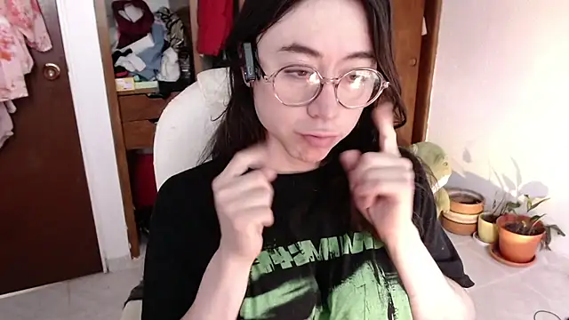 emily pearl  online show from 11, 10, 2025