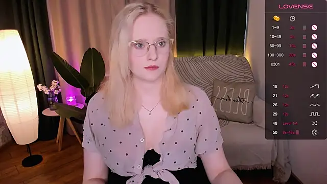 Aemilia  online show from 11, 3, 2025