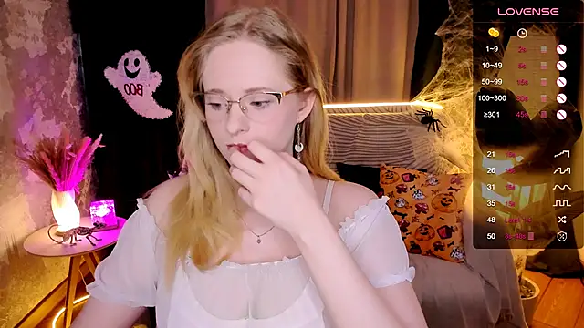 Aemilia  online show from 26, 10, 2025