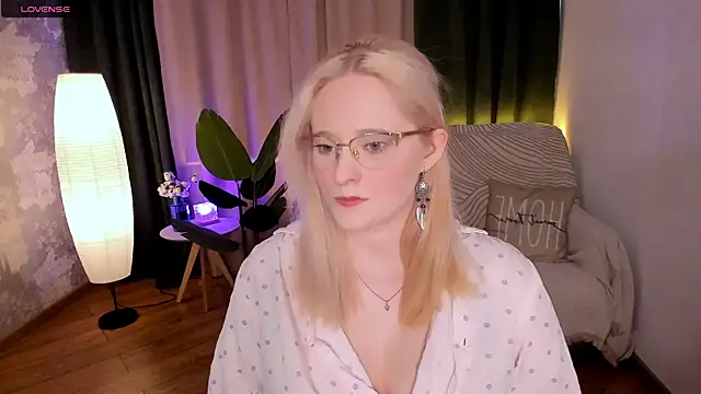 Aemilia  online show from 16, 2, 2025