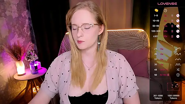 Aemilia  online show from 12, 10, 2025