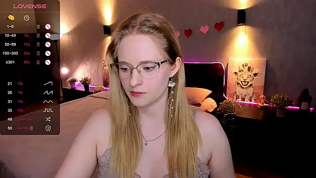 Aemilia  online show from 18, 9, 2025