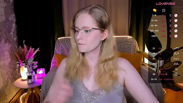 Aemilia  online show from 19, 11, 2025