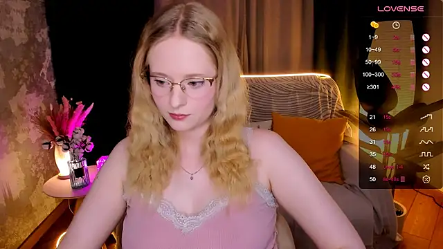 Aemilia  online show from 9, 11, 2025