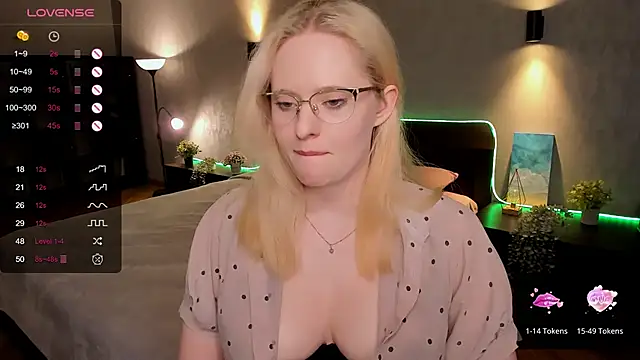 Aemilia  online show from 9, 3, 2025