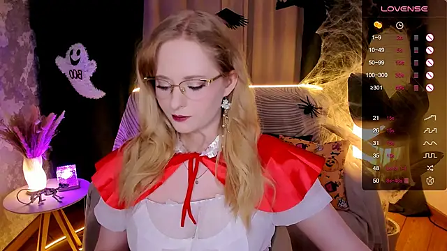 Aemilia  online show from 24, 10, 2025