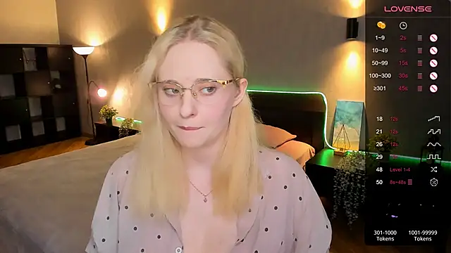 Aemilia  online show from 14, 3, 2025