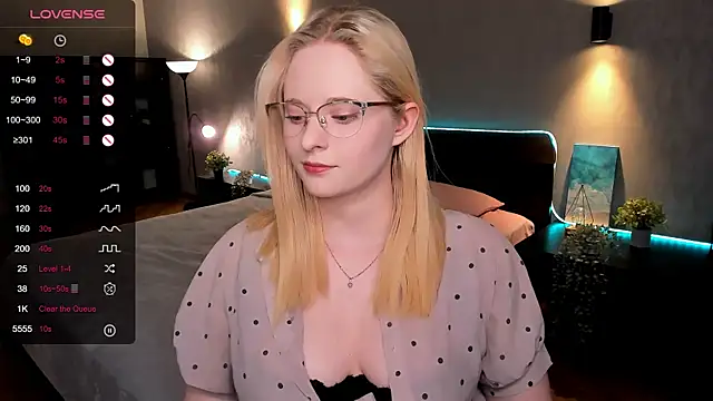 Aemilia  online show from 20, 3, 2025