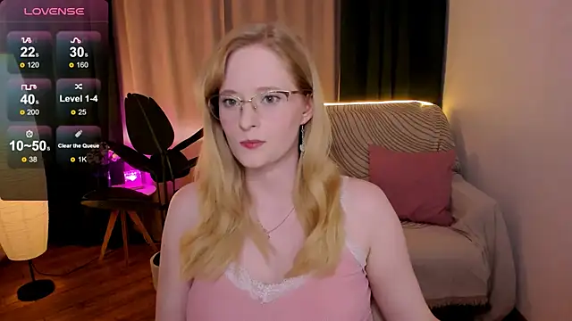 Aemilia  online show from 23, 9, 2025