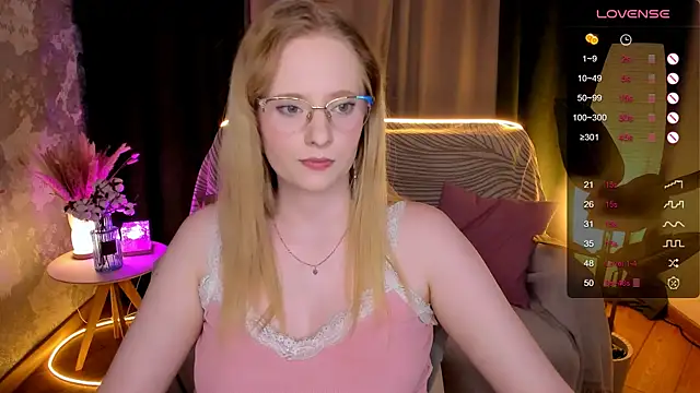 Aemilia  online show from 15, 10, 2025