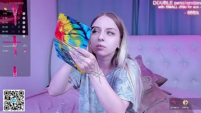 Alice Halle online show from 13, 11, 2025