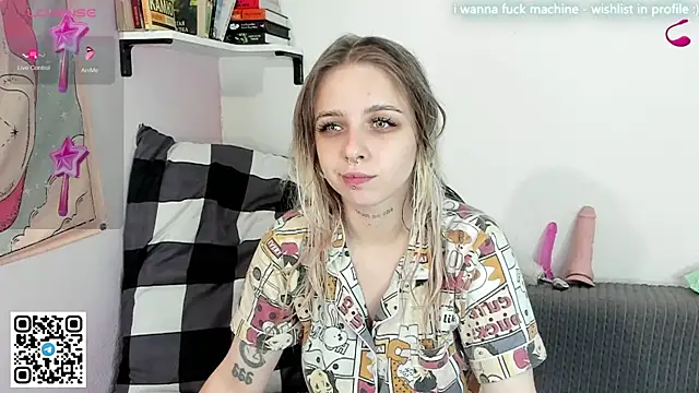 Alice Halle online show from 2, 11, 2025