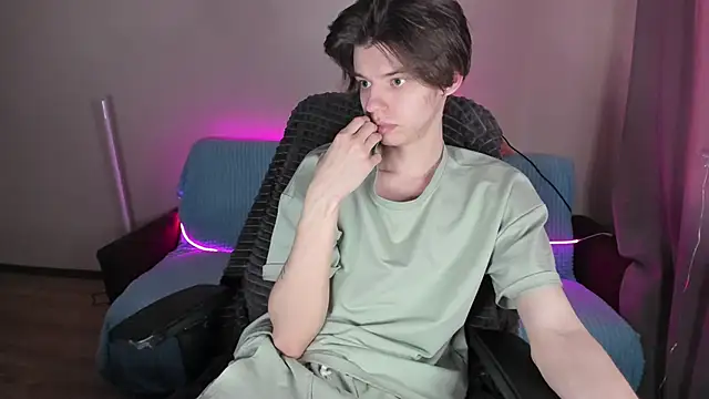 Liam sexy1 online show from 25, 2, 2025