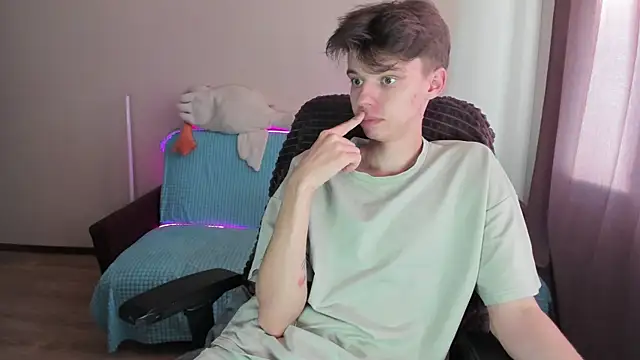 Liam sexy1 online show from 24, 9, 2025