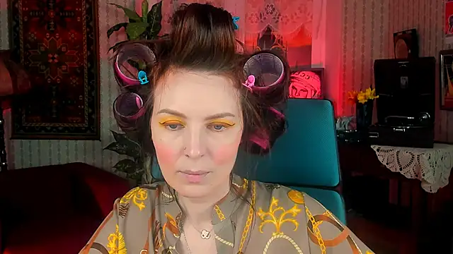 VandaRossi online show from 9, 10, 2025