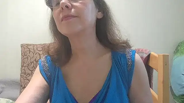 Snapshot of HollyJewel chatting on 11, 6, 2026 HollyJewel online show from 11, 6, 2026