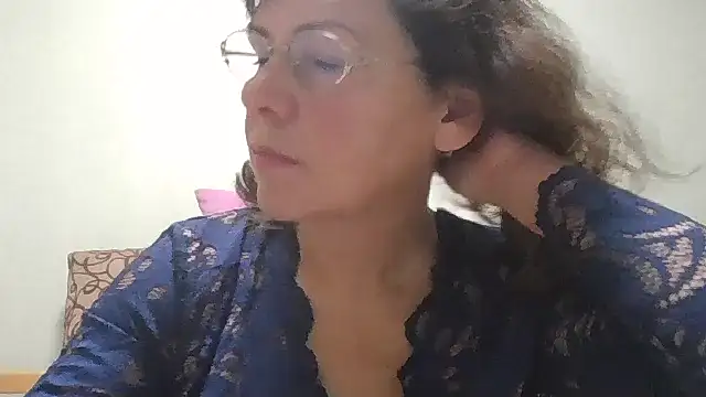 Snapshot of HollyJewel chatting on 27, 10, 2025 HollyJewel online show from 27, 10, 2025