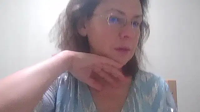 Snapshot of HollyJewel chatting on 16, 11, 2025 HollyJewel online show from 16, 11, 2025