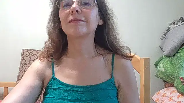 Snapshot of HollyJewel chatting on 15, 7, 2026 HollyJewel online show from 15, 7, 2026