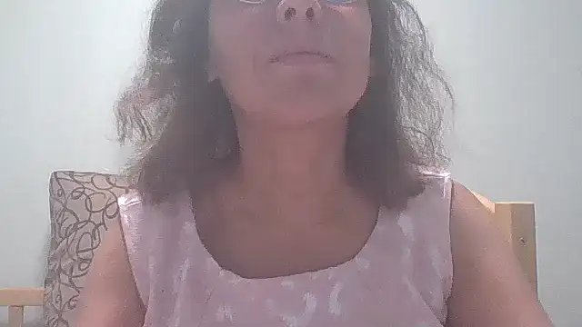 Snapshot of HollyJewel chatting on 17, 9, 2025 HollyJewel online show from 17, 9, 2025