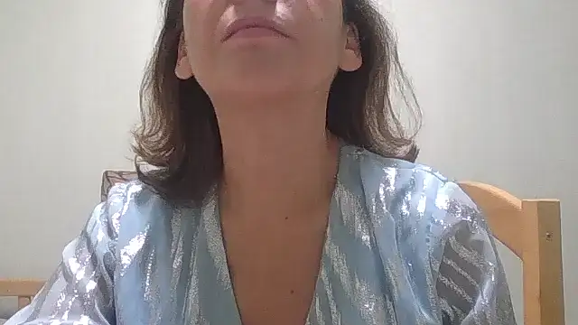 Snapshot of HollyJewel chatting on 20, 10, 2025 HollyJewel online show from 20, 10, 2025