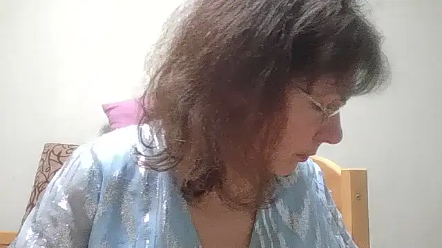 HollyJewel online show from 2, 4, 2026