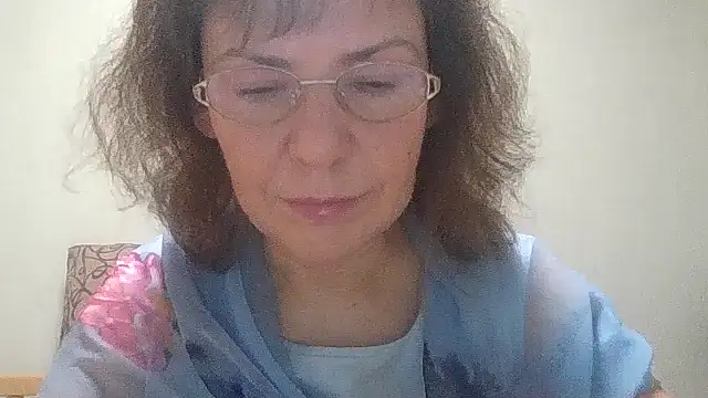 Snapshot of HollyJewel chatting on 4, 11, 2025 HollyJewel online show from 4, 11, 2025