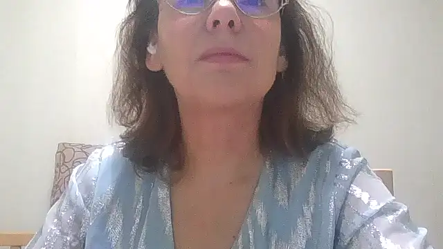 Snapshot of HollyJewel chatting on 17, 11, 2025 HollyJewel online show from 17, 11, 2025