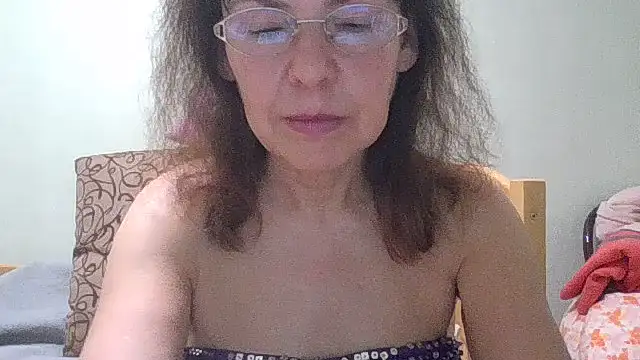 Snapshot of HollyJewel chatting on 13, 7, 2026 HollyJewel online show from 13, 7, 2026
