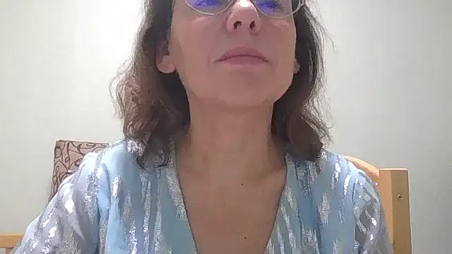 Snapshot of HollyJewel chatting on 28, 10, 2025 HollyJewel online show from 28, 10, 2025