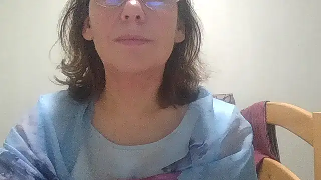 Snapshot of HollyJewel chatting on 10, 11, 2025 HollyJewel online show from 10, 11, 2025