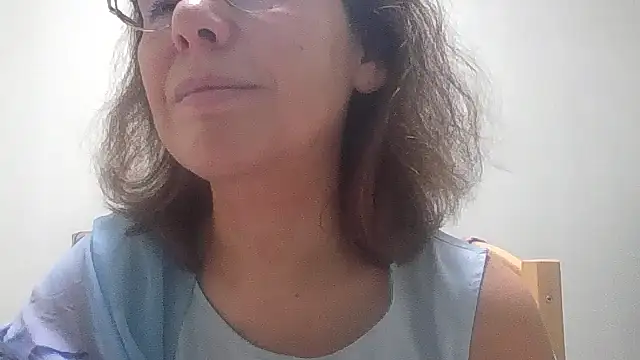 Snapshot of HollyJewel chatting on 6, 11, 2025 HollyJewel online show from 6, 11, 2025