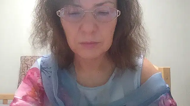 HollyJewel online show from 2, 12, 2025