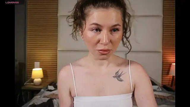 Snapshot of AliceBellamy chatting on 8, 6, 2026 AliceBellamy online show from 8, 6, 2026