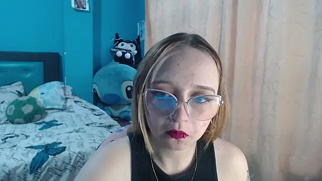 Liaroberts1 online show from 13, 3, 2025